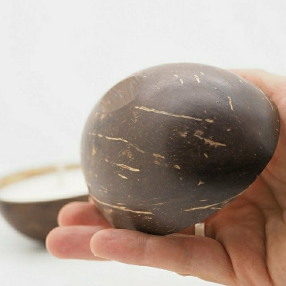 Hawaiian SANDALWOOD Soy Candle in Real Coconut Shell, Tropical Beach Theme, 5 oz - Picture 5 of 7